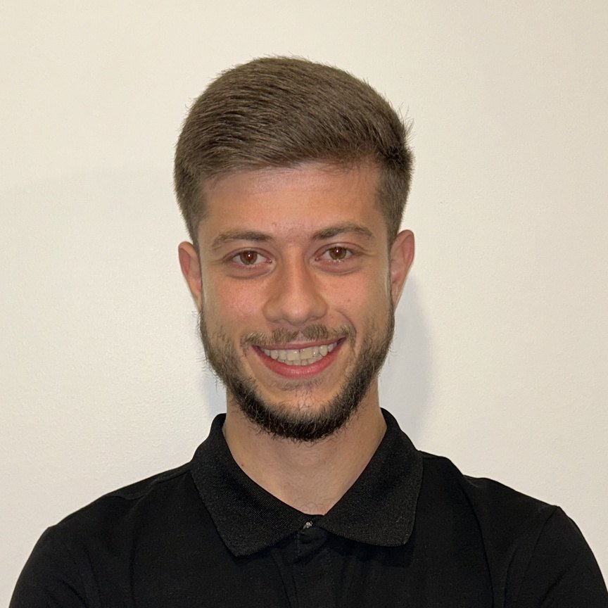 Portrait d'Alain Okav, conseiller immobilier à Vienne